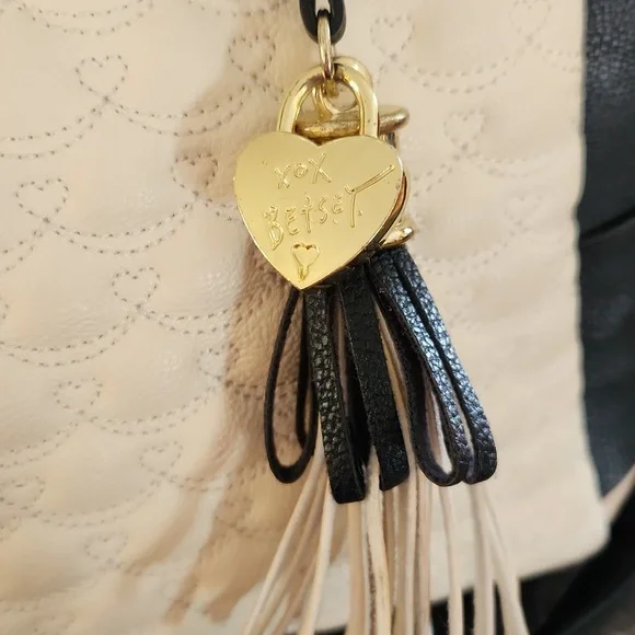 Betsey Johnson Tote / Shoulder Bag - Picture 2 of 11